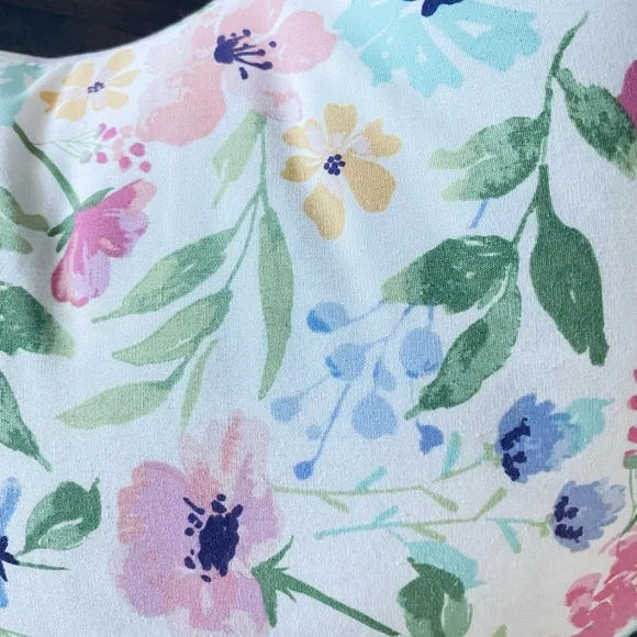 Boppy Floral Nursing Pillow like New - Picture 3 of 3
